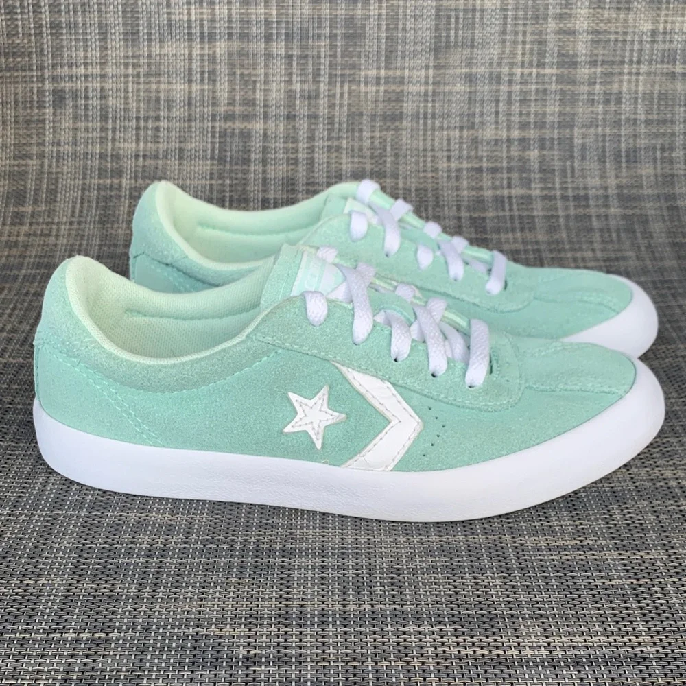 Converse Breakpoint Ox Low Suede Sneakers in light green unisex lil kids Size 13
